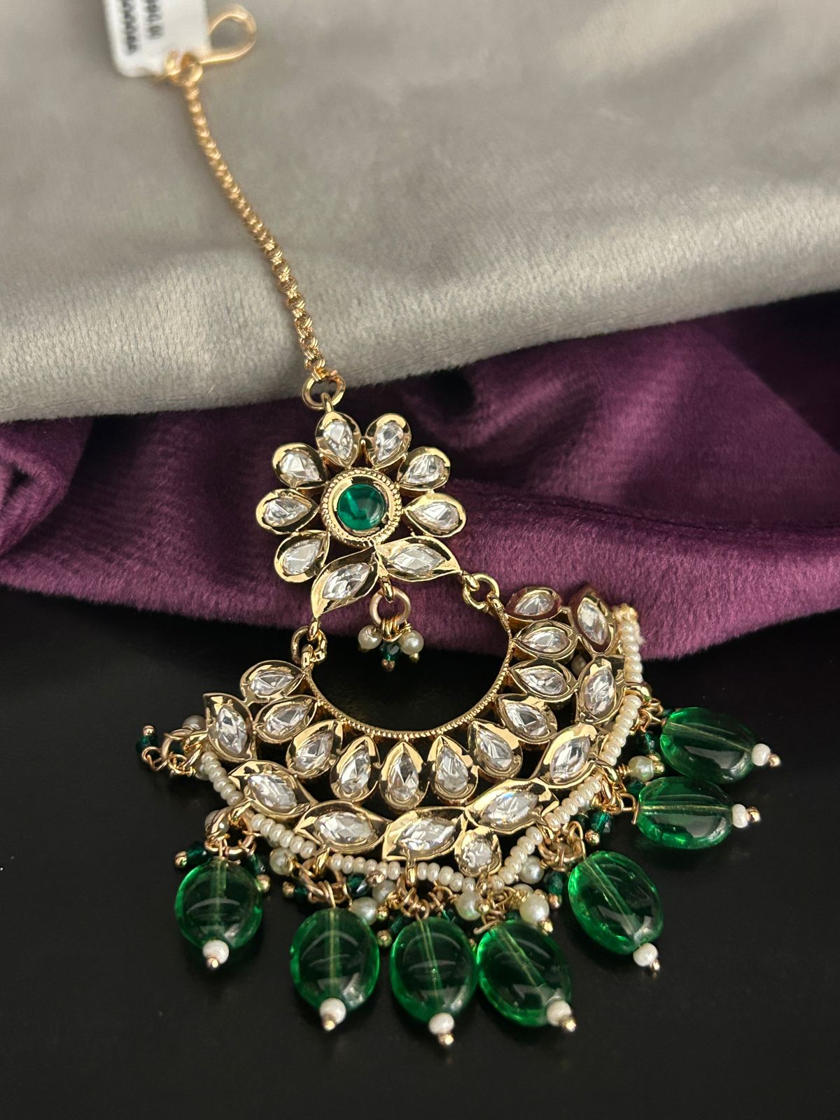 Emerald Green Kundan Maang Tikka with Pearl Detailing